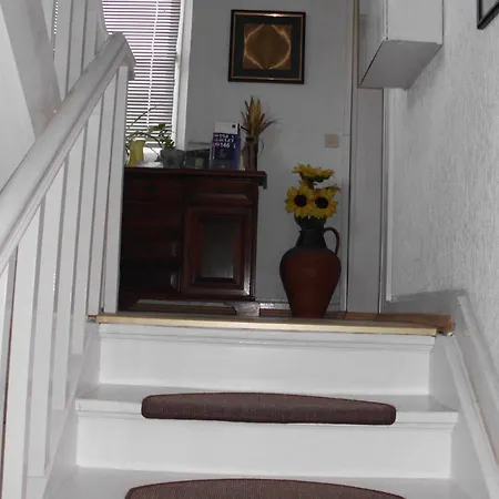 Gemuetliches 2 Et Inkl Parkplatz Nach Verfuegbarkeit * Essen