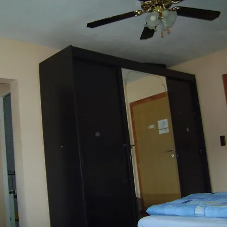 Gemuetliches 2 Et Inkl Parkplatz Nach Verfuegbarkeit Проживание в семье Эссен