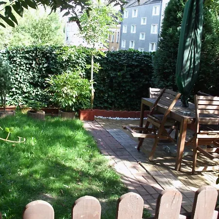 Gemuetliches 2 Et Inkl Parkplatz Nach Verfuegbarkeit Проживание в семье